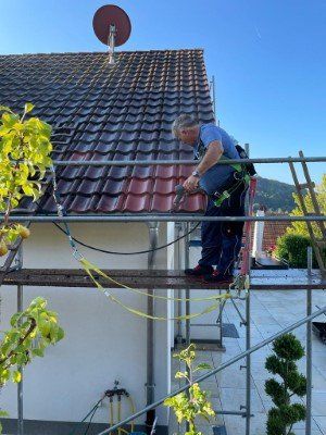 Dach- und PV-Reinigung